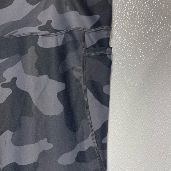 Old Navy Black and Gray Camouflage Leggings - Picture 3 of 6